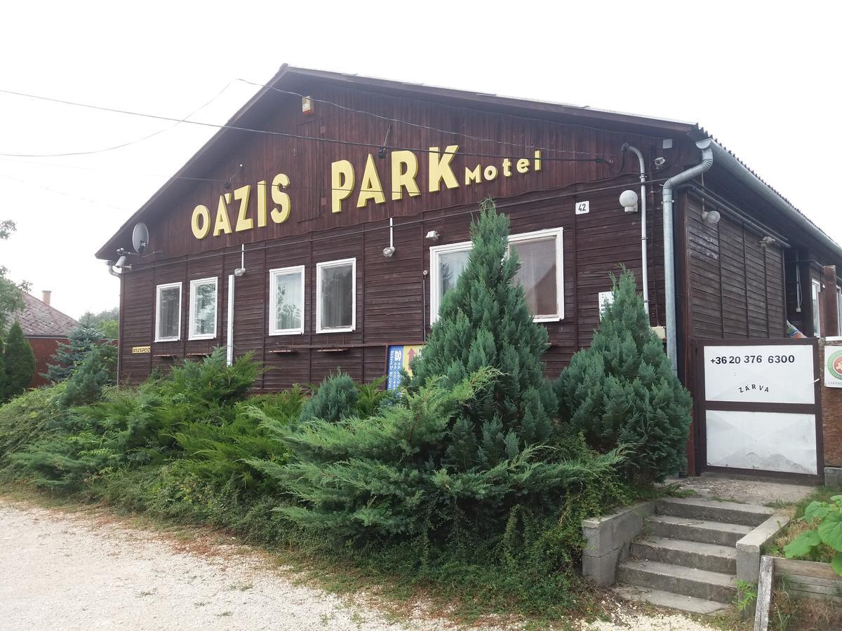 Oazis Park Motel Rackeve Luaran gambar