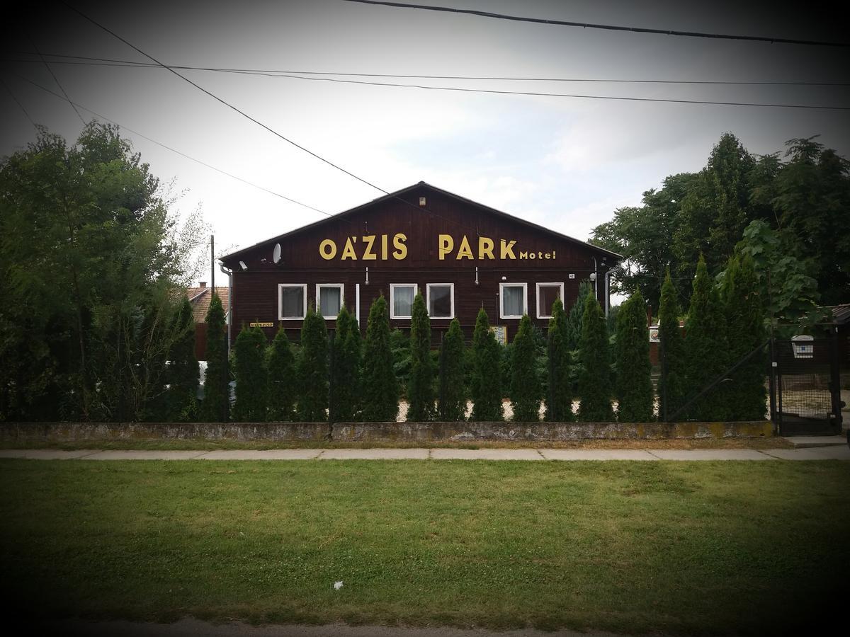 Oazis Park Motel Rackeve Luaran gambar